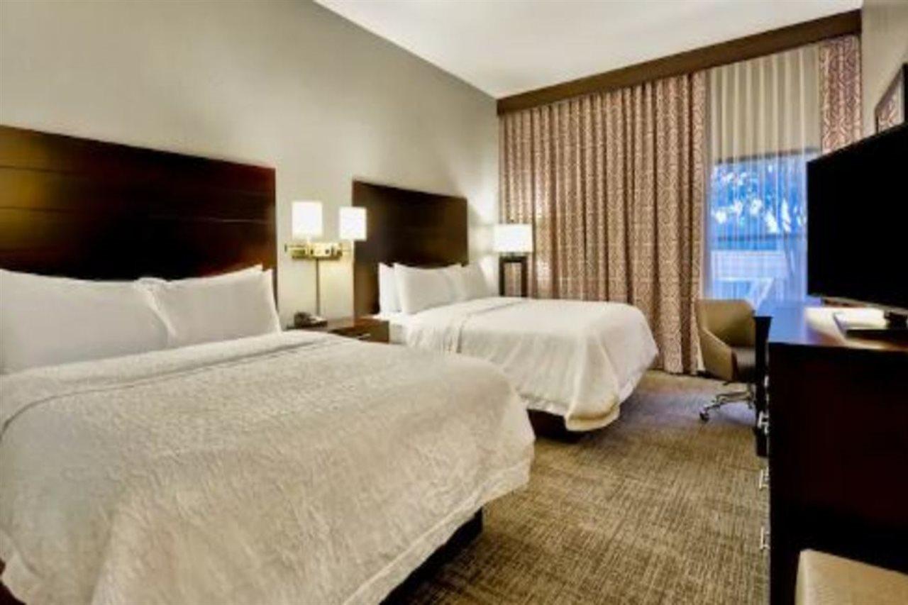 Hampton Inn Starkville Esterno foto