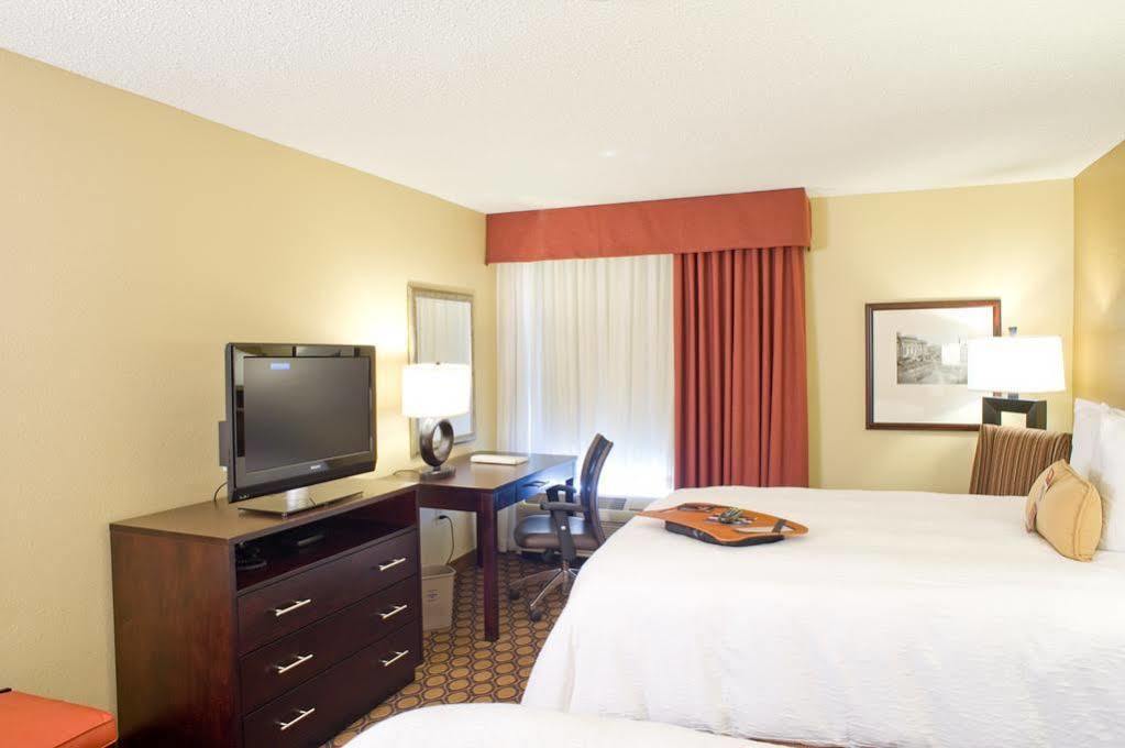 Hampton Inn Starkville Esterno foto