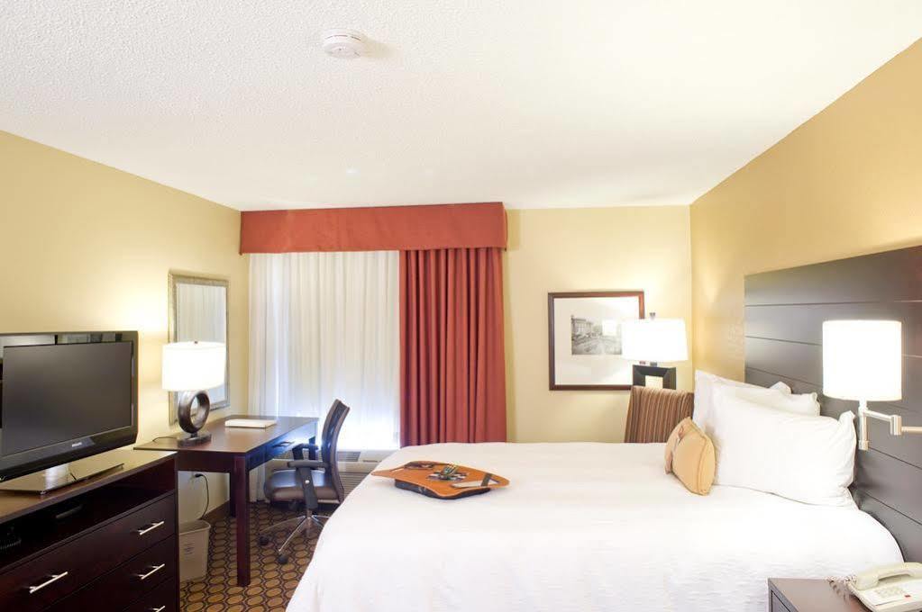 Hampton Inn Starkville Esterno foto