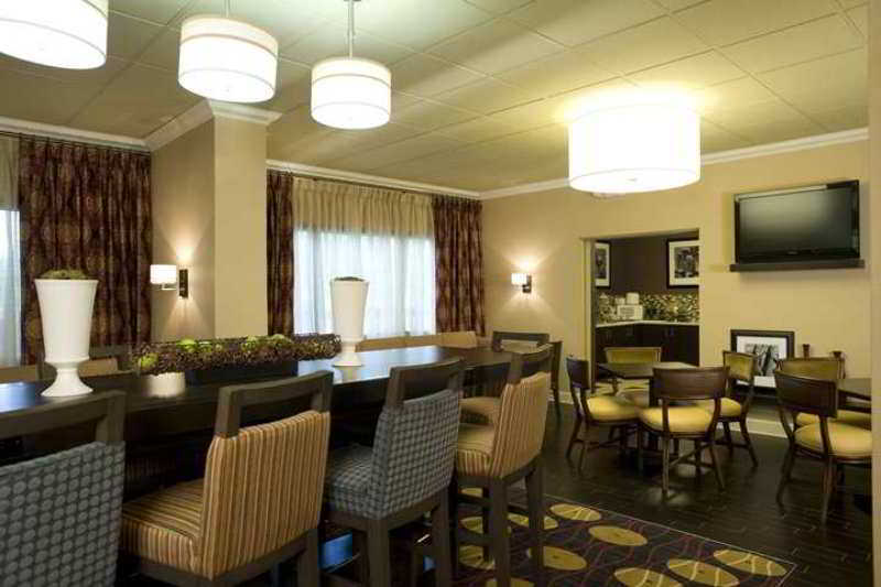 Hampton Inn Starkville Ristorante foto